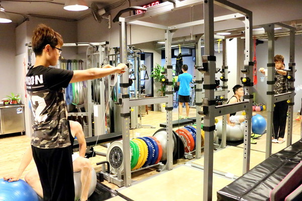 Beefit蜂運動：台北。大安～專業教練幫你找回身體的主控權。Bee Fit 蜂運動 ～大安區健身房、運動訓練中心、TRX、壺鈴、核心運動