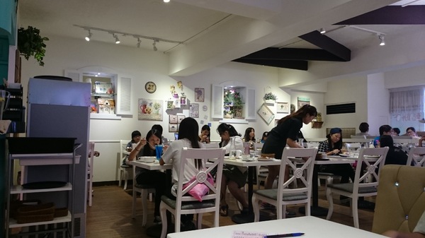 Oyami cafe:Oyami cafe 西門町下午茶咖啡 / 鬆餅 / 義大利麵-夢幻童話天堂