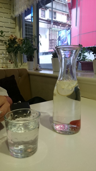 Oyami cafe:Oyami cafe 西門町下午茶咖啡 / 鬆餅 / 義大利麵-夢幻童話天堂