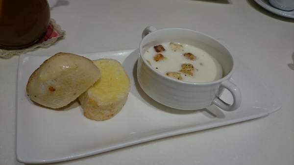 Oyami cafe:Oyami cafe 西門町下午茶咖啡 / 鬆餅 / 義大利麵-夢幻童話天堂