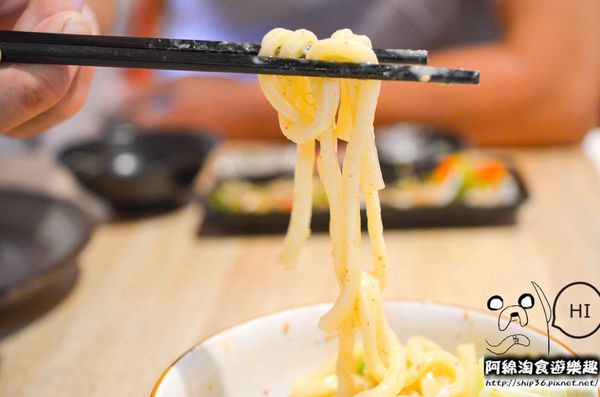 【台北居酒屋】【北捷南勢角站】小串燒-愈晚愈熱鬧的居酒屋．中永和串燒/居酒屋/寵物友善餐廳/興南夜市