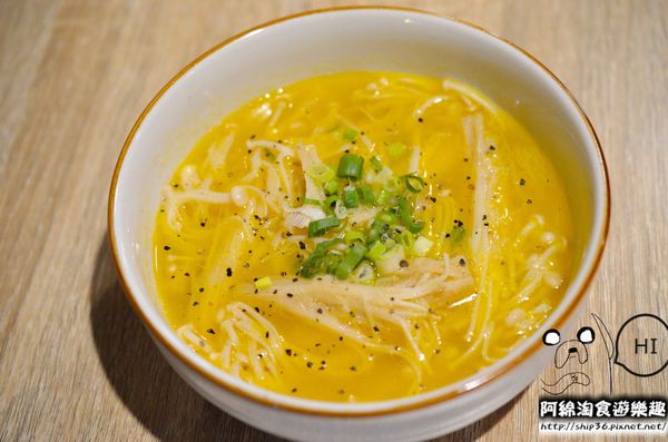 【台北居酒屋】【北捷南勢角站】小串燒-愈晚愈熱鬧的居酒屋．中永和串燒/居酒屋/寵物友善餐廳/興南夜市