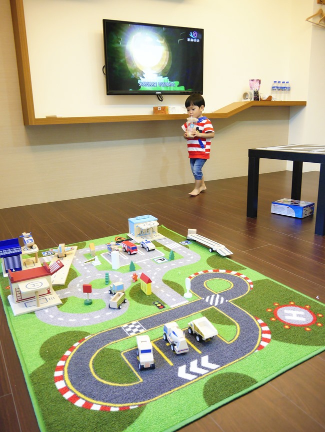 │宿。宜蘭頭城│艷陽天民宿。烏石港、蘭陽博物館旁