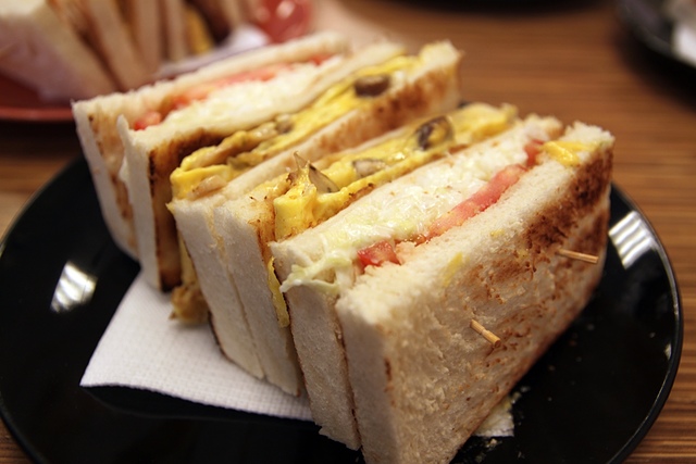 cats18.jpg - 日誌用相簿