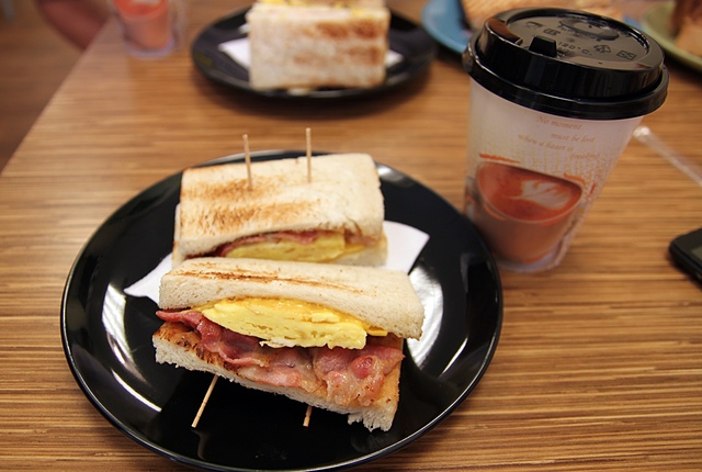 cats22.jpg - 日誌用相簿