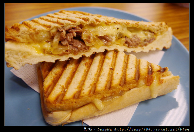 【台北食記】信義世貿北醫。i吐司早午餐。菇菇起司蛋碳烤三明治