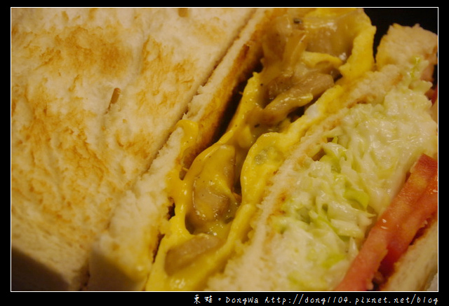 【台北食記】信義世貿北醫。i吐司早午餐。菇菇起司蛋碳烤三明治