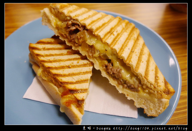 【台北食記】信義世貿北醫。i吐司早午餐。菇菇起司蛋碳烤三明治