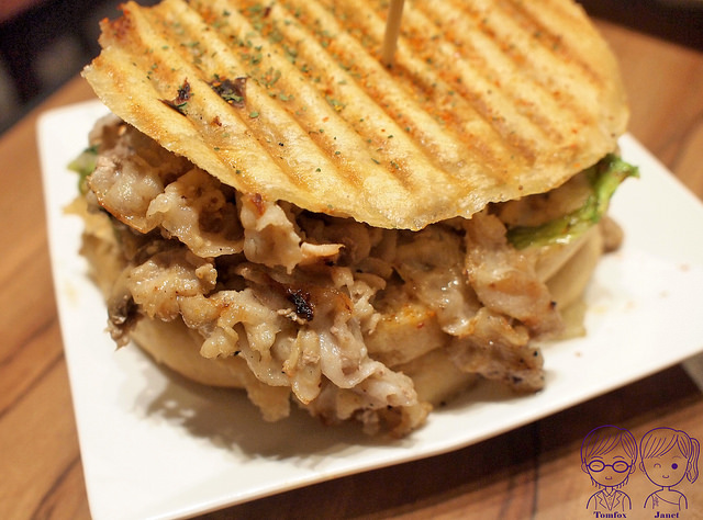 25 豐滿 拖鞋堡 鹽燒五花