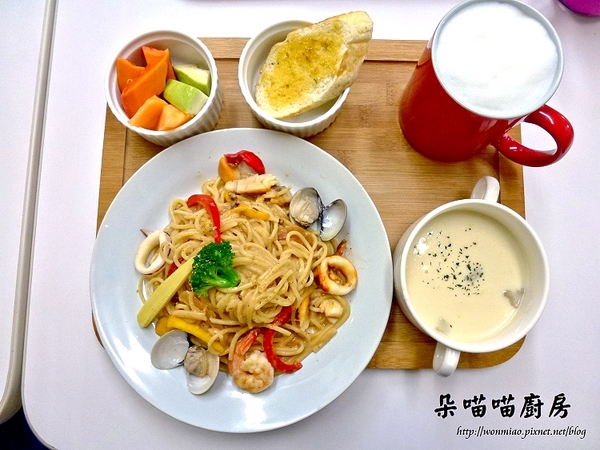 朵喵喵廚房：【台北淡水/平價美食】淡水早午餐, 親子餐廳 // 捷運淡水線竹圍站 ✿✿ 朵喵喵廚房 ✿✿（完整菜單）