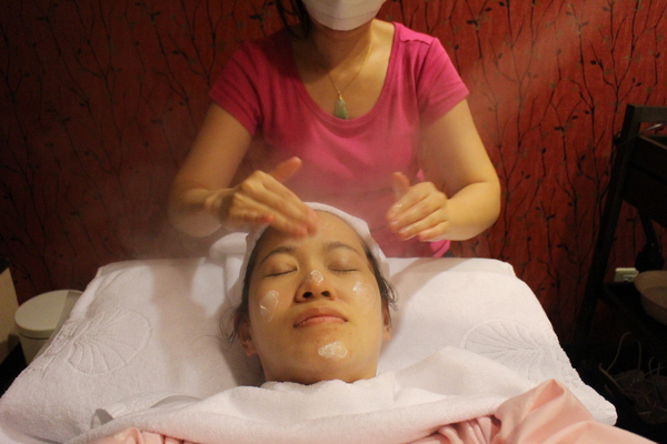 艾樂源足體養身會館：指壓按摩 / 美容SPA『艾樂源足體養身會館』捷運101世貿站