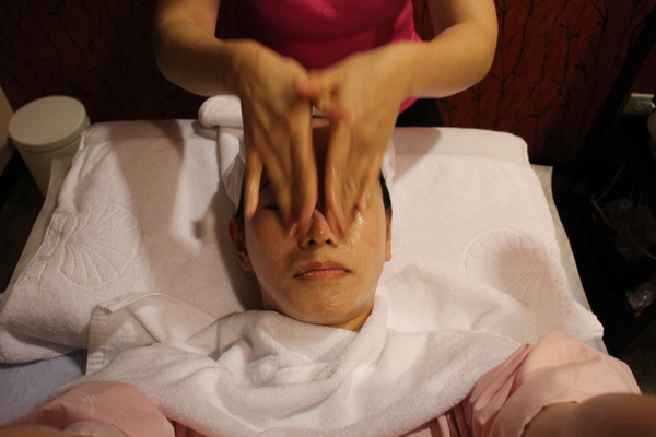 艾樂源足體養身會館：指壓按摩 / 美容SPA『艾樂源足體養身會館』捷運101世貿站