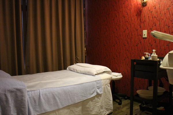 艾樂源足體養身會館：指壓按摩 / 美容SPA『艾樂源足體養身會館』捷運101世貿站