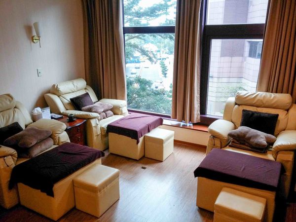 【台北SPA按摩】艾樂源足體養身會館-辦公大樓內隱密且放鬆的好地方,1號按摩師-張師父.按摩/指壓/美容SPA/台北101世貿站