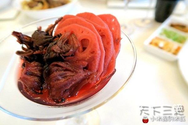 天下三絕：【台北東區︱捷運忠孝復興站】天下三絕麵食館~頂級牛肉麵與紅酒的奢華饗宴~