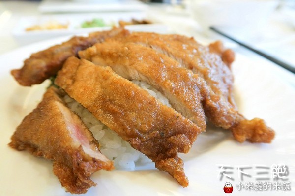 天下三絕：【台北東區︱捷運忠孝復興站】天下三絕麵食館~頂級牛肉麵與紅酒的奢華饗宴~