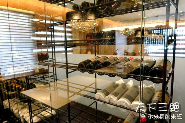 天下三絕：【台北東區︱捷運忠孝復興站】天下三絕麵食館~頂級牛肉麵與紅酒的奢華饗宴~