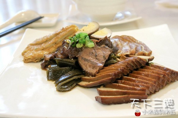 天下三絕：【台北東區︱捷運忠孝復興站】天下三絕麵食館~頂級牛肉麵與紅酒的奢華饗宴~