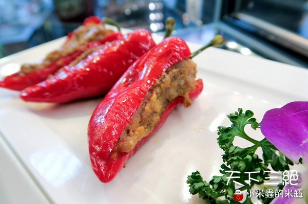 天下三絕：【台北東區︱捷運忠孝復興站】天下三絕麵食館~頂級牛肉麵與紅酒的奢華饗宴~