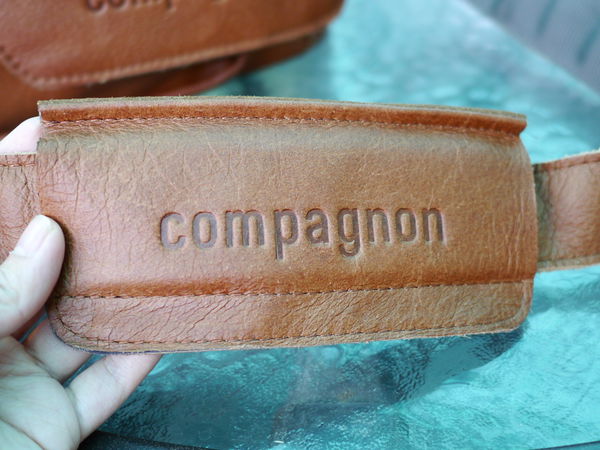 12德國 手工包 真牛皮 compagnon 高質感 相機包 旅行包 媽媽包 後背包.JPG