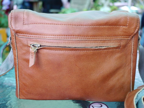 08德國 手工包 真牛皮 compagnon 高質感 相機包 旅行包 媽媽包 後背包.JPG