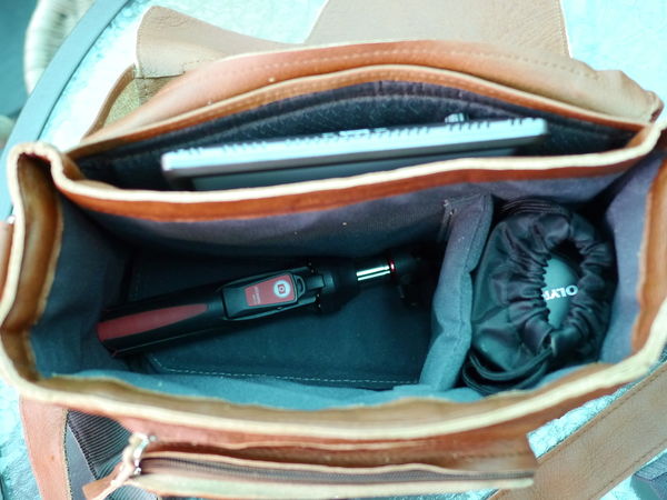 06德國 手工包 真牛皮 compagnon 高質感 相機包 旅行包 媽媽包 後背包.JPG