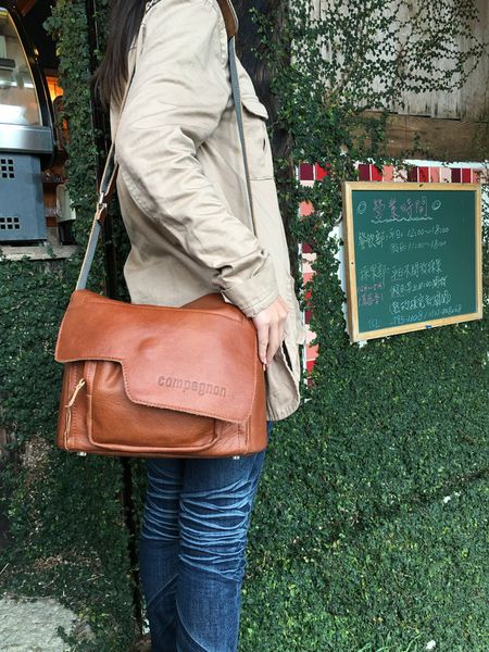 20德國 手工包 真牛皮 compagnon 高質感 相機包 旅行包 媽媽包 後背包.jpg