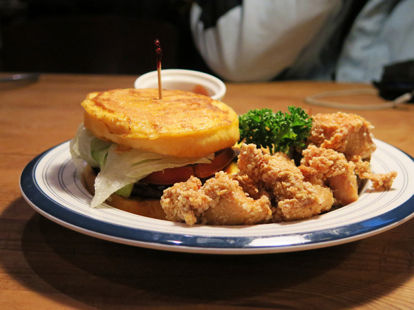 Toast Chat：東區早午餐&amp;下午茶、萌貓咪餐廳。Toast Chat