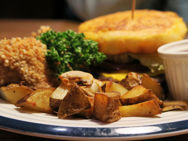 Toast Chat：東區早午餐&amp;下午茶、萌貓咪餐廳。Toast Chat