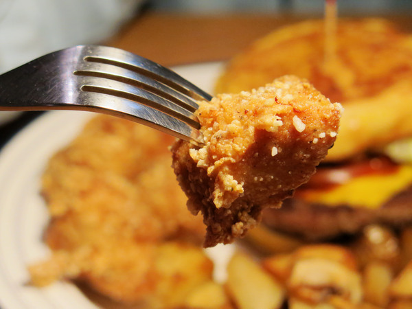 Toast Chat：東區早午餐&amp;下午茶、萌貓咪餐廳。Toast Chat