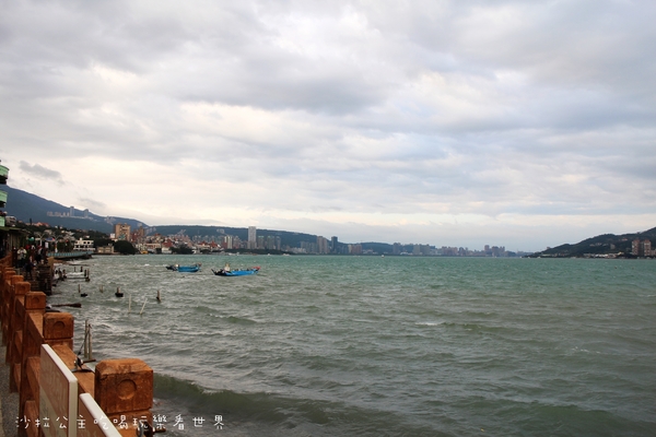 夜貓食堂：慢步淡水河畔『夜貓食堂』宵夜/燒烤BBQ/新北寵物餐廳/夜景