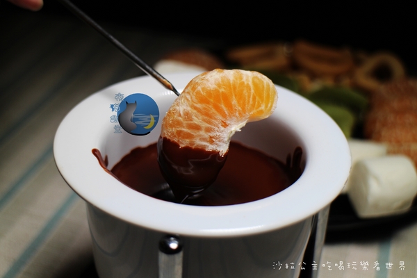 夜貓食堂：慢步淡水河畔『夜貓食堂』宵夜/燒烤BBQ/新北寵物餐廳/夜景