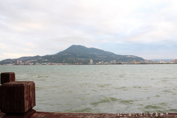 夜貓食堂：慢步淡水河畔『夜貓食堂』宵夜/燒烤BBQ/新北寵物餐廳/夜景