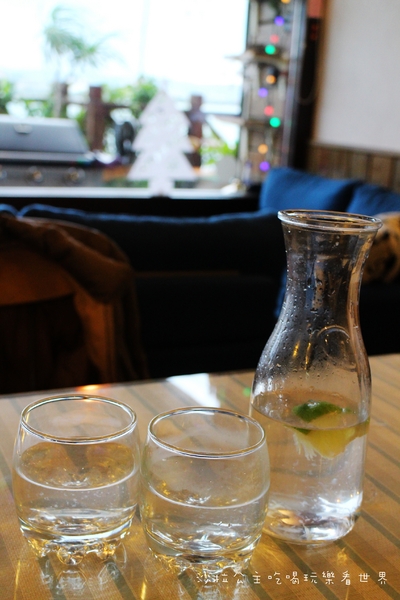 夜貓食堂：慢步淡水河畔『夜貓食堂』宵夜/燒烤BBQ/新北寵物餐廳/夜景