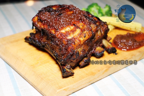 夜貓食堂：慢步淡水河畔『夜貓食堂』宵夜/燒烤BBQ/新北寵物餐廳/夜景