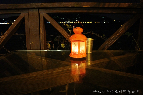 夜貓食堂：慢步淡水河畔『夜貓食堂』宵夜/燒烤BBQ/新北寵物餐廳/夜景