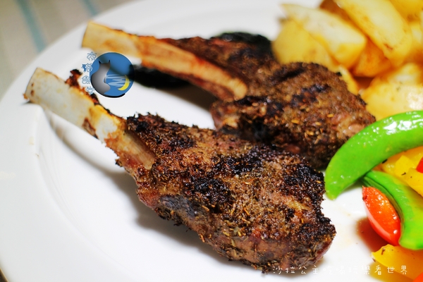 夜貓食堂：慢步淡水河畔『夜貓食堂』宵夜/燒烤BBQ/新北寵物餐廳/夜景