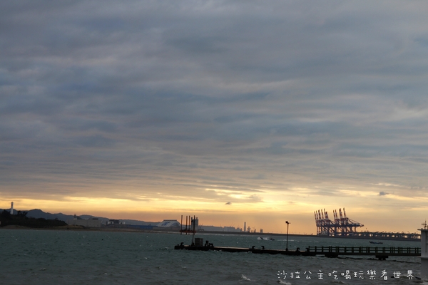 夜貓食堂：慢步淡水河畔『夜貓食堂』宵夜/燒烤BBQ/新北寵物餐廳/夜景