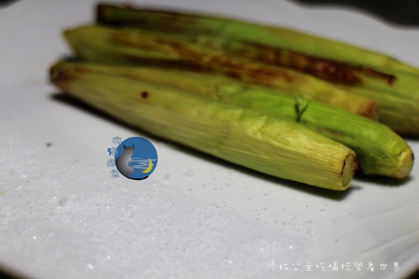 夜貓食堂：慢步淡水河畔『夜貓食堂』宵夜/燒烤BBQ/新北寵物餐廳/夜景