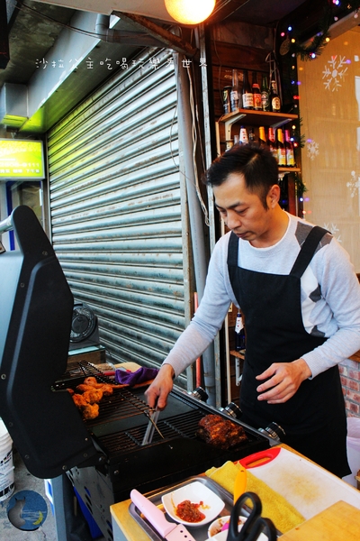 夜貓食堂：慢步淡水河畔『夜貓食堂』宵夜/燒烤BBQ/新北寵物餐廳/夜景