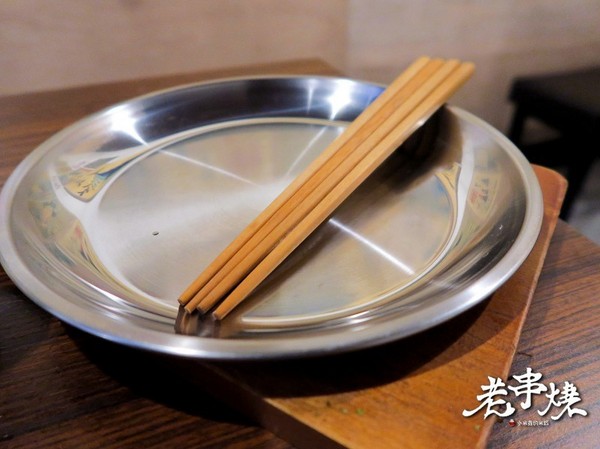 老串燒：【捷運板橋站】老串燒居酒屋~下班後來乾一杯吧!（新北板橋串燒 / 居酒屋 / 寵物友善餐廳）