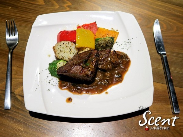 The Scent：【捷運六張犁站】THE SCENT餐酒館~台北大安區lounge bar複合式餐廳/義大利麵、燉飯、排餐、調酒