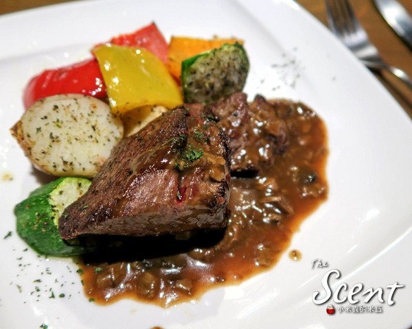 The Scent：【捷運六張犁站】THE SCENT餐酒館~台北大安區lounge bar複合式餐廳/義大利麵、燉飯、排餐、調酒