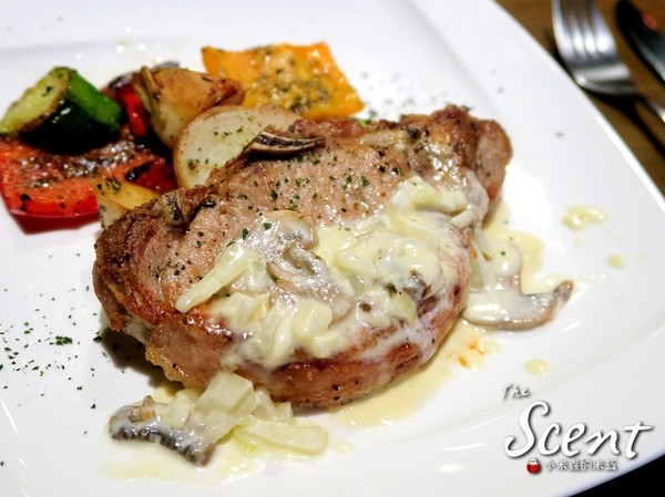 The Scent：【捷運六張犁站】THE SCENT餐酒館~台北大安區lounge bar複合式餐廳/義大利麵、燉飯、排餐、調酒