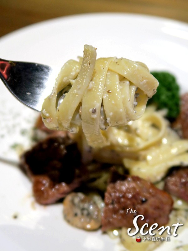 The Scent：【捷運六張犁站】THE SCENT餐酒館~台北大安區lounge bar複合式餐廳/義大利麵、燉飯、排餐、調酒