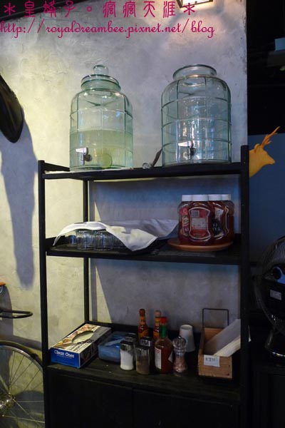 takeout burger24.jpg