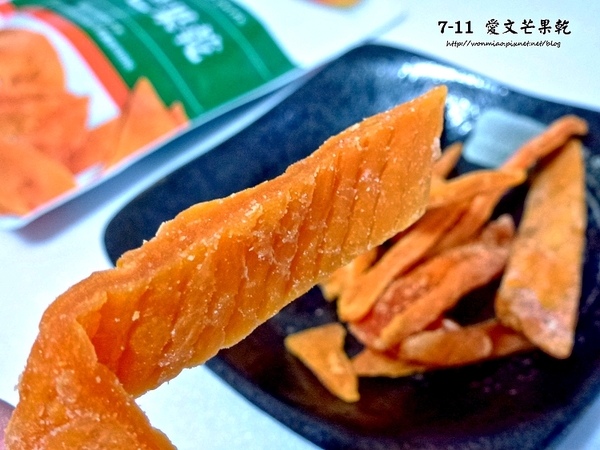 7-11薄切香蕉脆片, 愛文芒果乾：【激推7-11超商零食】超涮嘴天然水果乾  ✿✿ 地表最強薄切香蕉脆片, 愛文芒果乾 ✿✿