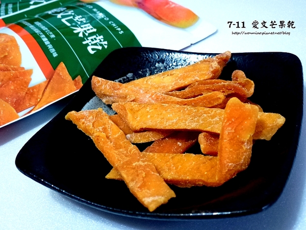 7-11薄切香蕉脆片, 愛文芒果乾：【激推7-11超商零食】超涮嘴天然水果乾  ✿✿ 地表最強薄切香蕉脆片, 愛文芒果乾 ✿✿