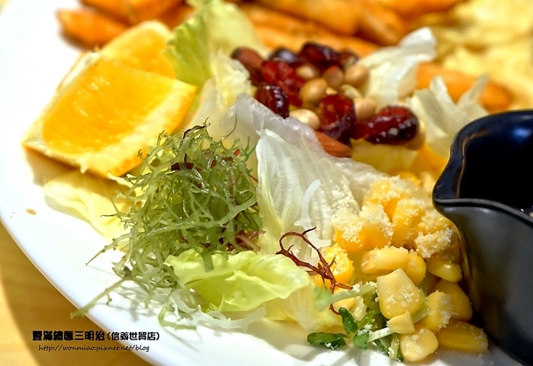 豐滿早午餐(信義世貿店)：【信義早午餐 / 世貿下午茶/ 豐滿三明治】早餐一定要吃得豐盛！ ✿✿ 豐滿總匯三明治(信義世貿店) ✿✿