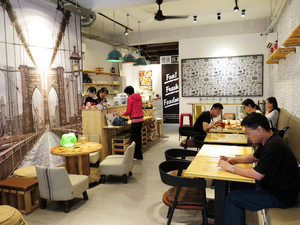 豐滿早午餐(信義世貿店)：北醫平價優質連鎖早午餐。豐滿三明治 * 信義早午餐 / 世貿下午茶*